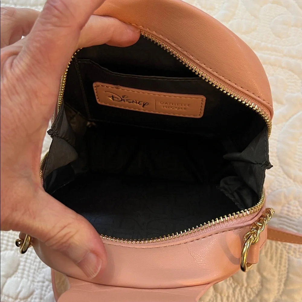 Danielle Nicole Disney Love Alive in Wonderland Magical Snowglobe Crossbody Bag - Picture 3 of 12